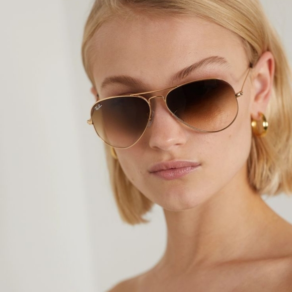 Model Display Ray-Ban Aviator Gradient Brown RB3025 Classic - Picture 15 of 16